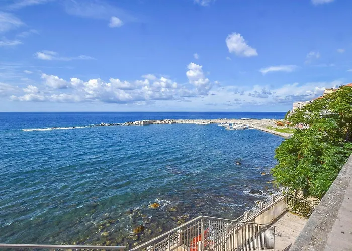 2 Bedroom Beautiful In Diamante