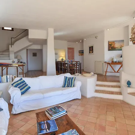 Dom wakacyjny 2 Bedroom Beautiful In