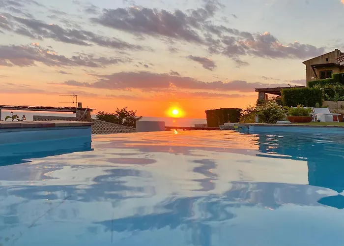 2 Bedroom Beautiful In Casa de Férias